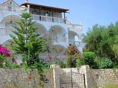 Tassos & Marios I לגאנאס